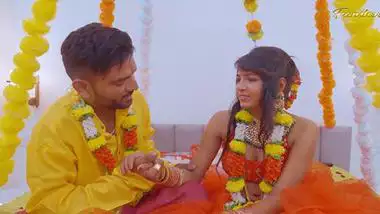 स्लिम भाभी ने अपनी सुहागरात में जमकर सेक्स का आनन्द लिया