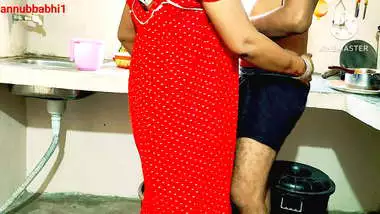 Indian Desi Malkin ne naukar se chudwaya