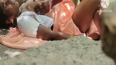 Desi milf’s outdoor sex MMS with her young Nephew