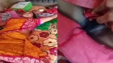 Sleeping bhabhi pussy captured by young neighbor boy