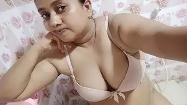 Bangla chuda chudi of a pervert and his chubby stepmom