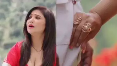 Indian aunty enjoys with her car driver