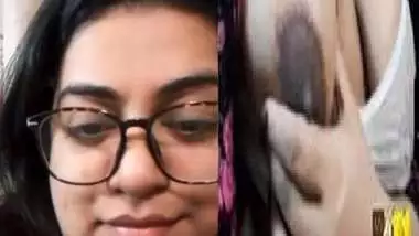 Huge boobs busty bhabhi topless show for lover