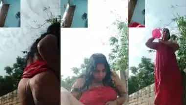 Nude desi Bhabhi bathing outdoors and enjoys video call sex