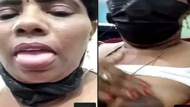 Mature aunty licking dick role-play on video call